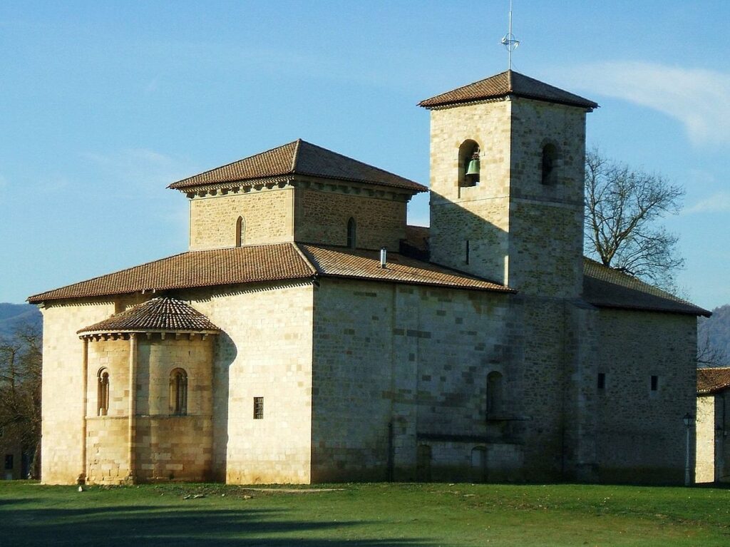 Armentia paseo vitoria
